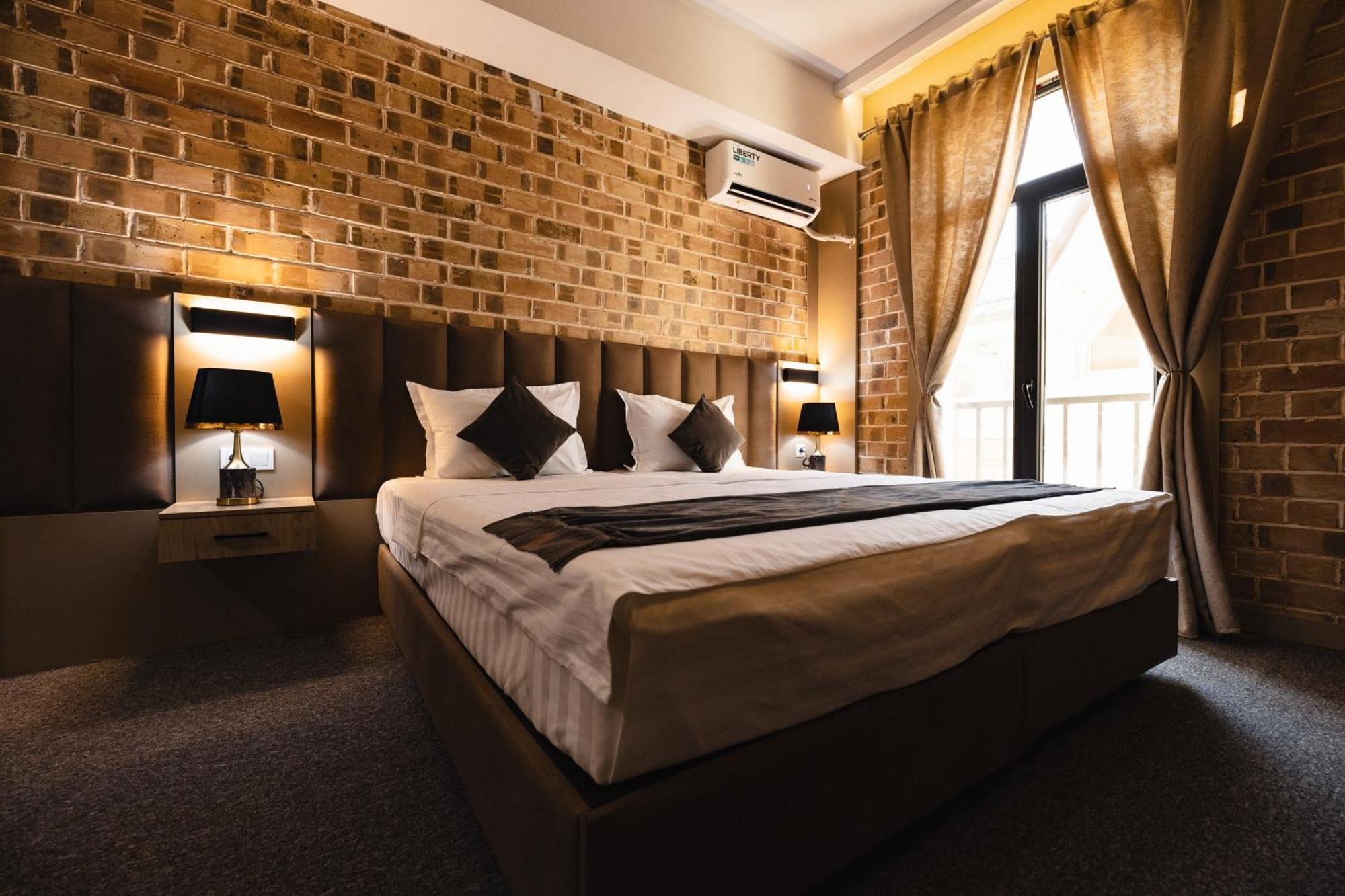 Art Air Hotel Tashkent Esterno foto