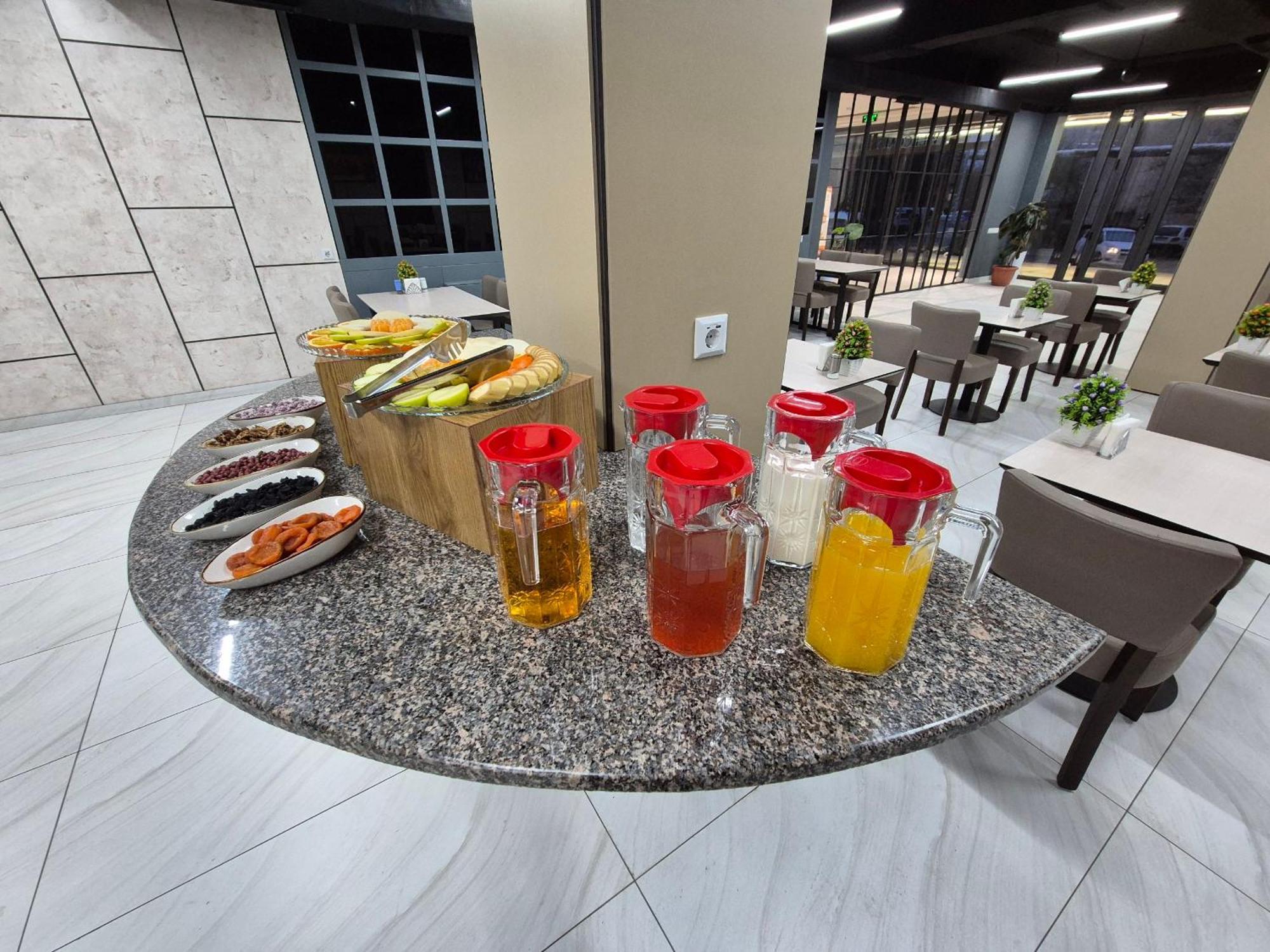 Art Air Hotel Tashkent Esterno foto